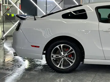 Ford Mustang 2014 года за 15 500 000 тг. в Семей – фото 6