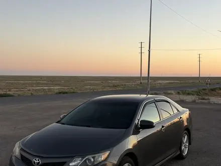 Toyota Camry 2014 года за 7 350 000 тг. в Жанаозен – фото 2