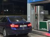 Задний бампер Ф30 рест за 50 000 тг. в Алматы – фото 2