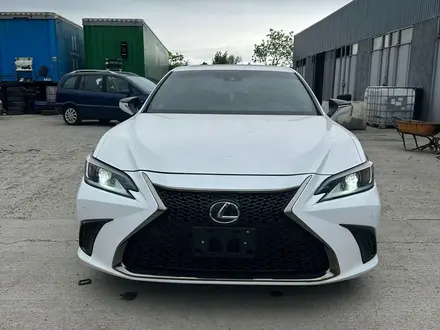 Lexus ES 350 2020 года за 23 500 000 тг. в Жанаозен