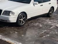 Mercedes-Benz C 180 1995 годаfor1 550 000 тг. в Астана