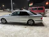 Mercedes-Benz E 320 2001 годаfor5 000 000 тг. в Караганда – фото 3