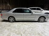 Mercedes-Benz E 320 2001 годаfor5 000 000 тг. в Караганда – фото 4