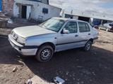 Volkswagen Vento 1992 года за 550 000 тг. в Астана – фото 2