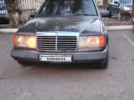 Mercedes-Benz E 260 1991 года за 1 200 000 тг. в Алматы