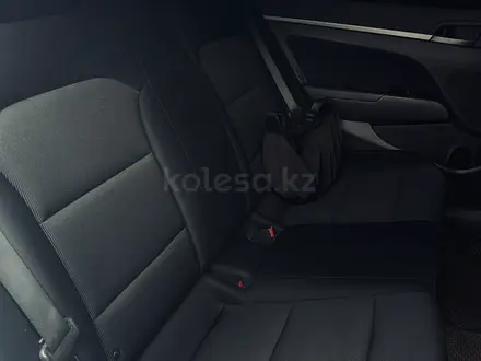 Hyundai Elantra 2017 года за 6 500 000 тг. в Уральск – фото 7