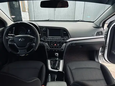 Hyundai Elantra 2017 года за 6 500 000 тг. в Уральск – фото 6