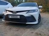 Toyota Camry 2022 годаfor15 100 000 тг. в Атырау – фото 5