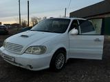 Kia Carnival 2001 годаүшін2 300 000 тг. в Алматы – фото 5