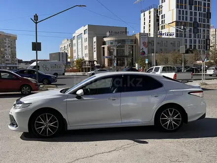 Toyota Camry 2021 года за 18 000 000 тг. в Астана – фото 4