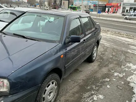 Volkswagen Vento 1993 года за 290 000 тг. в Семей – фото 3