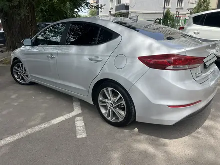 Hyundai Elantra 2017 года за 8 100 000 тг. в Алматы – фото 2