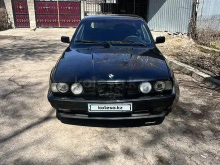 BMW 520 1993 года за 2 000 000 тг. в Алматы – фото 4