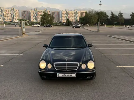 Mercedes-Benz E 320 2001 года за 2 950 000 тг. в Алматы – фото 2