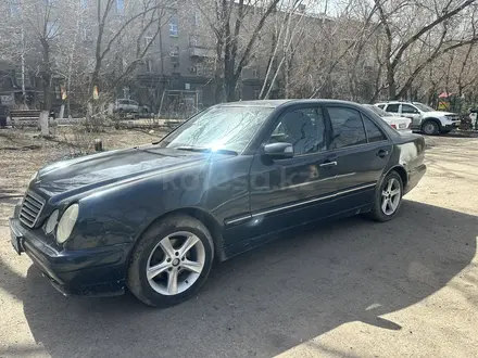 Mercedes-Benz E 240 2001 года за 2 600 000 тг. в Караганда – фото 3