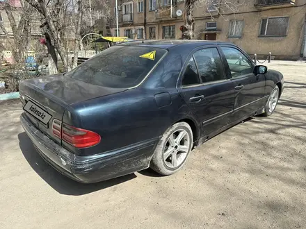 Mercedes-Benz E 240 2001 года за 2 600 000 тг. в Караганда – фото 5