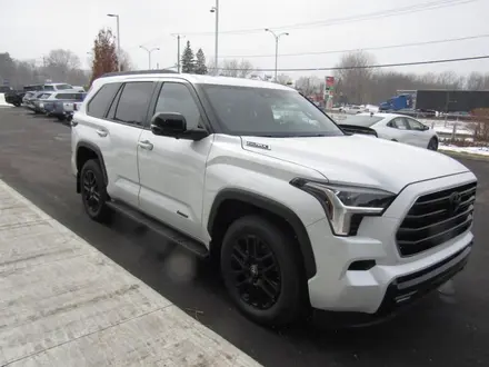 Toyota Sequoia 2026 года за 54 300 000 тг. в Семей – фото 3