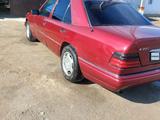 Mercedes-Benz E 220 1993 года за 1 750 000 тг. в Кызылорда – фото 4