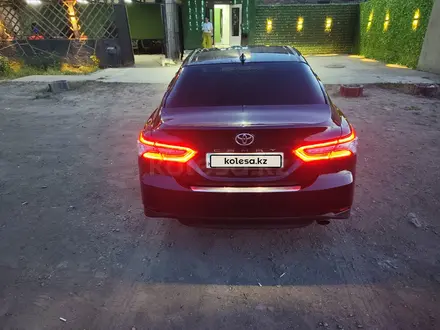 Toyota Camry 2020 года за 13 500 000 тг. в Семей – фото 3