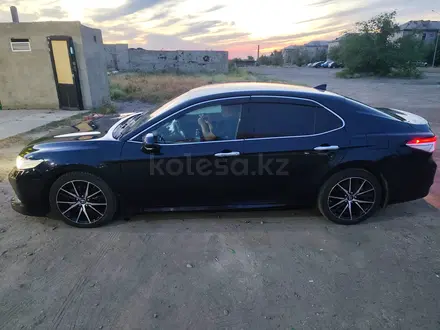 Toyota Camry 2020 года за 13 500 000 тг. в Семей – фото 4