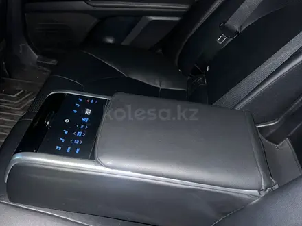 Toyota Camry 2020 года за 13 500 000 тг. в Семей – фото 9