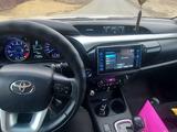 Toyota Hilux 2018 года за 21 000 000 тг. в Атырау – фото 3