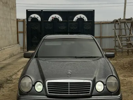 Mercedes-Benz E 320 1997 года за 3 300 000 тг. в Айтеке би