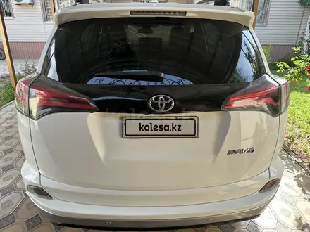 Toyota RAV4 2017 года за 12 000 000 тг. в Шымкент – фото 3
