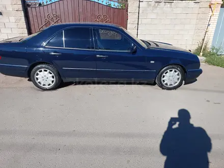 Mercedes-Benz E 230 1998 года за 2 500 000 тг. в Астана – фото 5