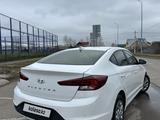 Hyundai Elantra 2019 года за 6 790 000 тг. в Астана – фото 2