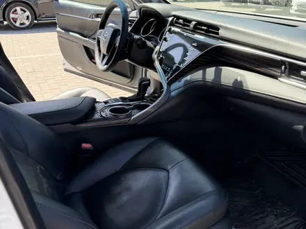 Toyota Camry 2019 года за 15 000 000 тг. в Алматы – фото 10