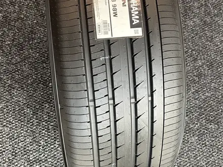 215/55R17 Yokohama Advan V553 за 41 100 тг. в Алматы