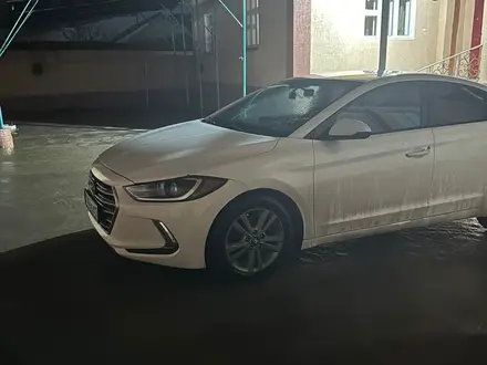 Hyundai Elantra 2017 года за 7 000 000 тг. в Сарыагаш