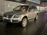 Volkswagen Touareg 2005 года за 4 300 000 тг. в Уральск