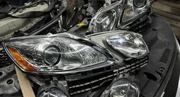 Фары фонарь противотуманки крыло дверь багажник капот за 40 000 тг. в Алматы