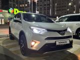 Toyota RAV4 2017 года за 13 000 000 тг. в Актау