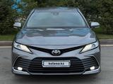 Toyota Camry 2023 года за 17 300 000 тг. в Караганда – фото 3