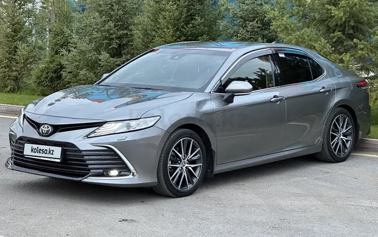 Toyota Camry 2023 годаүшін17 300 000 тг. в Караганда