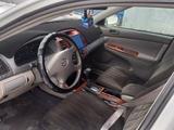 Toyota Camry 2003 годаүшін4 800 000 тг. в Уральск – фото 5