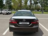 Toyota Camry 2023 годаfor17 100 000 тг. в Алматы – фото 4