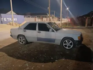 Mercedes-Benz 190