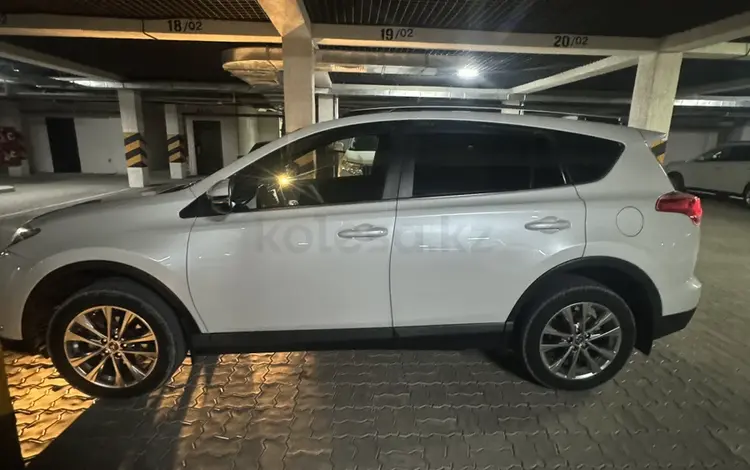 Toyota RAV4 2019 годаfor13 000 000 тг. в Актау