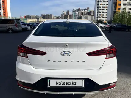 Hyundai Elantra 2019 года за 7 490 000 тг. в Астана – фото 4