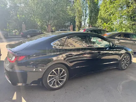 Hyundai Sonata 2021 года за 10 500 000 тг. в Алматы – фото 4