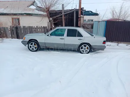 Mercedes-Benz E 220 1995 года за 3 000 000 тг. в Экибастуз – фото 5