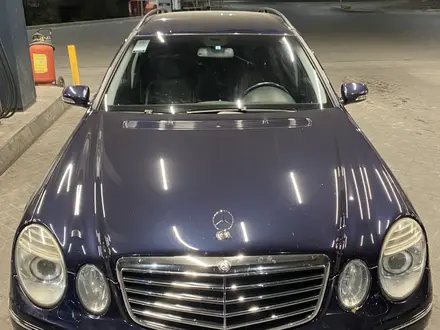 Mercedes-Benz E 500 2004 года за 8 300 000 тг. в Жанаозен – фото 2