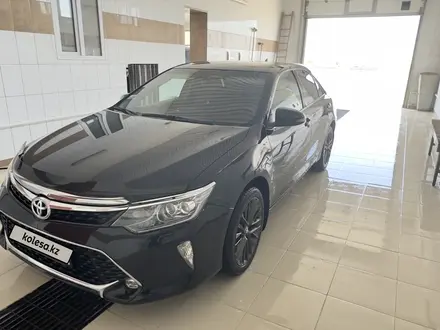 Toyota Camry 2015 года за 10 500 000 тг. в Кульсары – фото 2