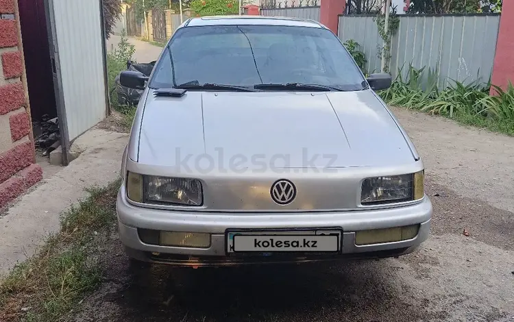 Volkswagen Passat 1990 годаfor800 000 тг. в Байсерке
