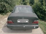 Mercedes-Benz E 280 1993 года за 1 300 000 тг. в Сарыагаш – фото 2