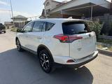Toyota RAV4 2018 года за 7 999 999 тг. в Алматы – фото 5
